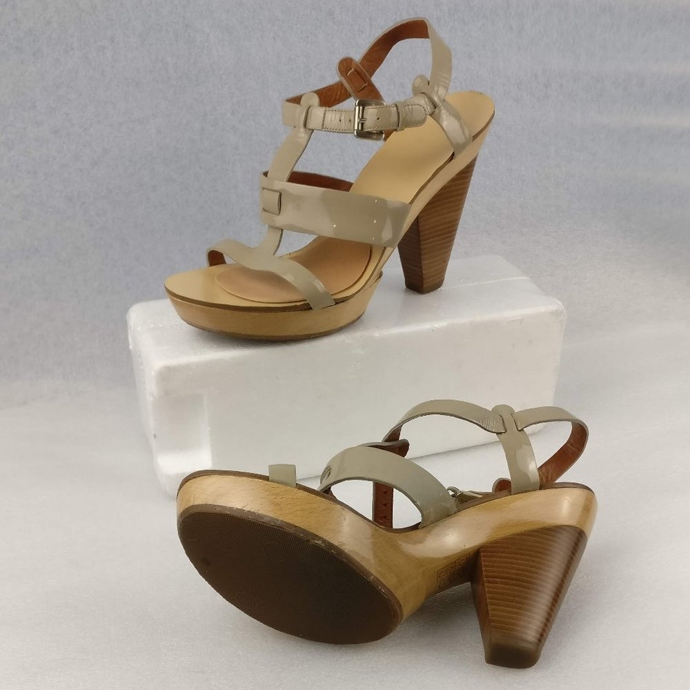 GIVENCHY All Leather Heeled Strappy Minimalist Logo Sandal 7us /5uk